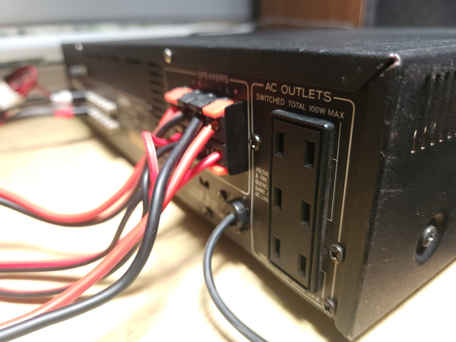 Amplificador TEAC A-X550 DC | Hi-Fi Vintage Japonés - Imagen 4