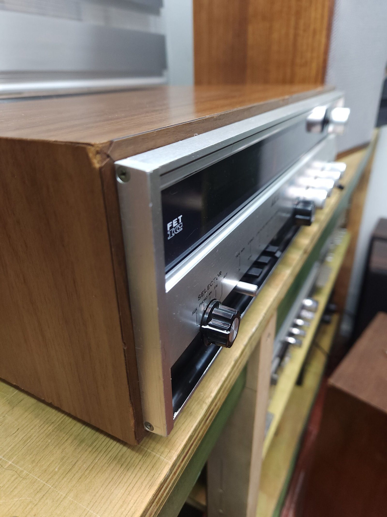 AKAI AA-6600 – Receiver Vintage Hi-Fi Japonés - Imagen 3